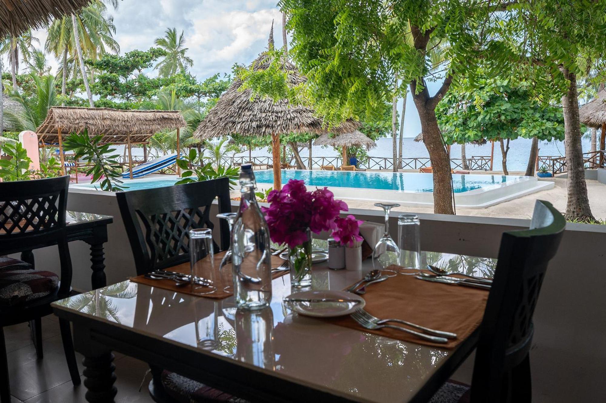 Manolo Beach Resort Uroa Buitenkant foto